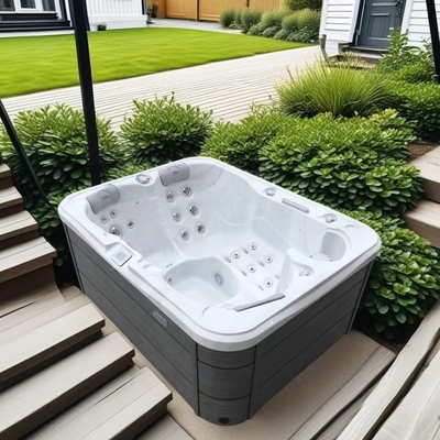Tempo libero in famiglia Spa a jacuzzi all'aperto vasca idroterapia con massaggio termico